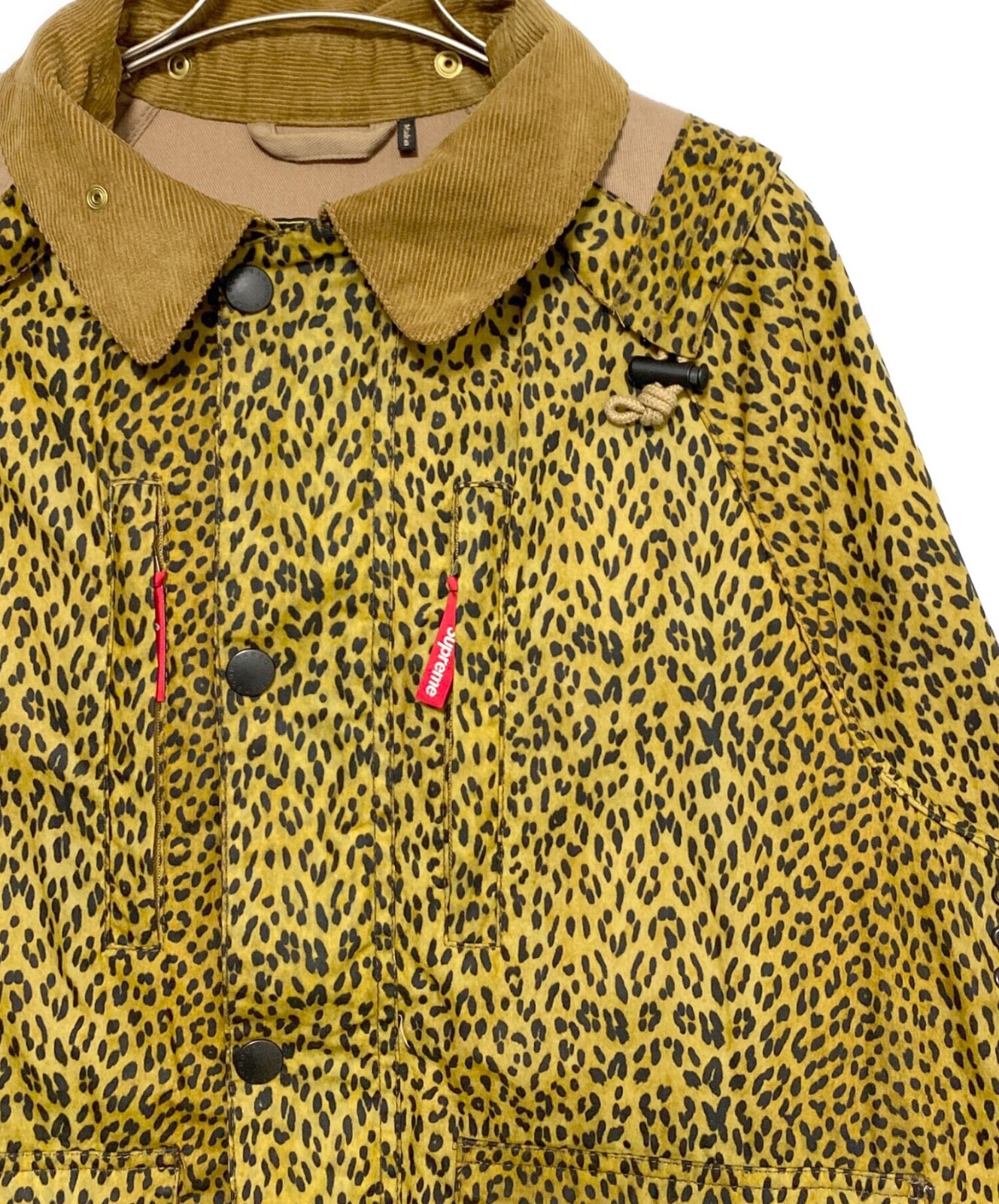 Barbour
ダークグレー ロングレインコート Barbour men's Explorer Chop Wax jacket review | Countryfile.com