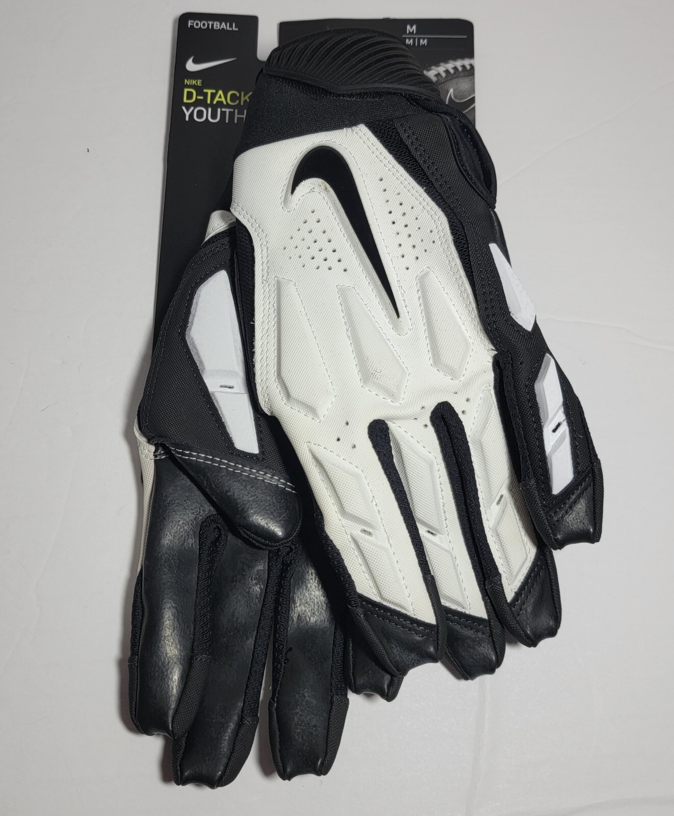 NIKE“D-TACK 6.0“ブラック Mサイズ NIKE D-TACK 6.0 GLOVE アメフト ラインマン グローブ | END