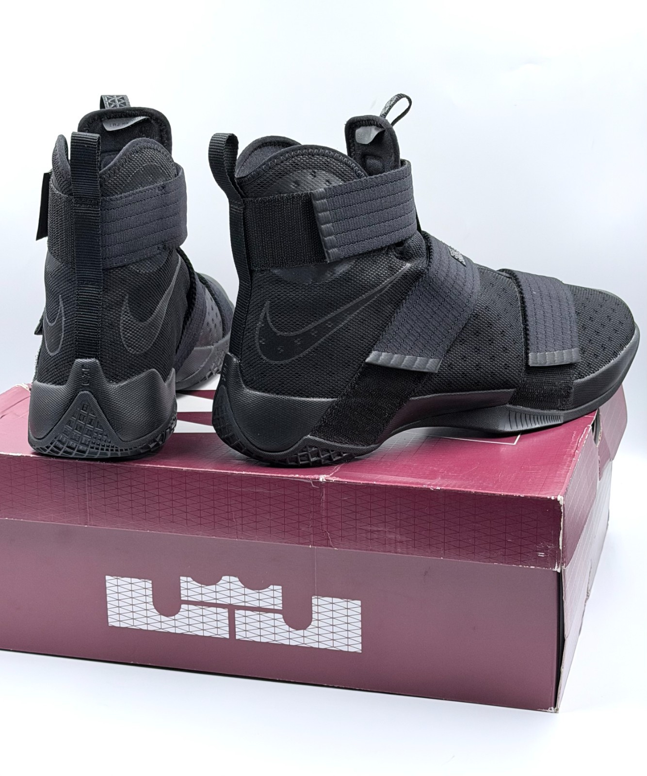nike lebron soldier 10 space jam