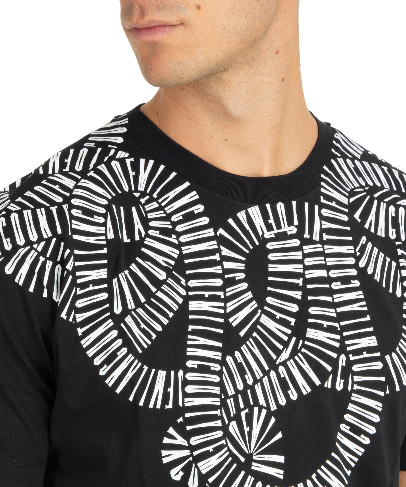 Beli Kaos Kerah Bulat Hitam Pria Marcelo Burlon di Ubuy Indonesia