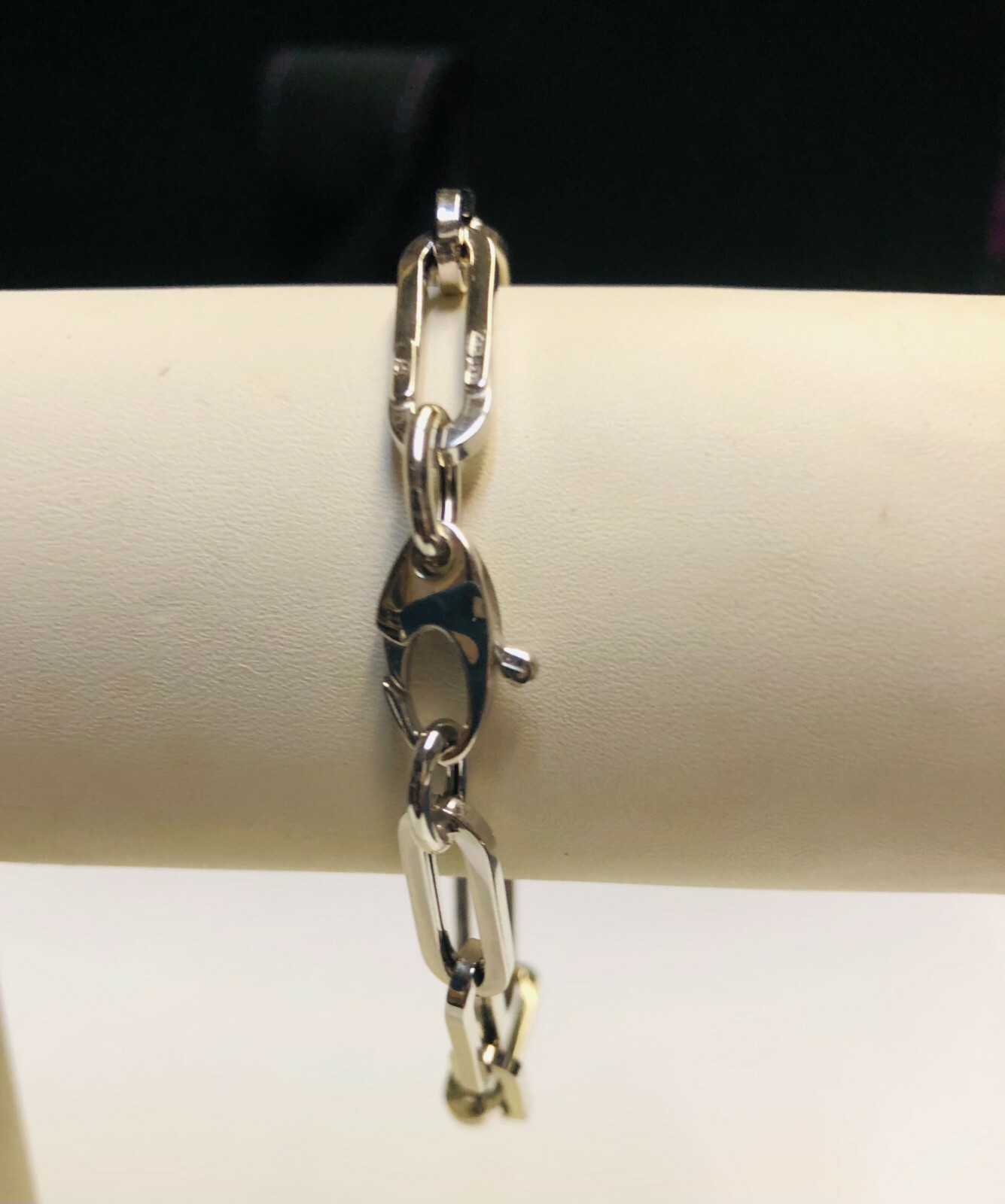 Pre-owned R C I 14kt White Gold Paperclip Link Chain Bracelet 7.5 Inch 4.2 Grams 6.1mm In No Stone