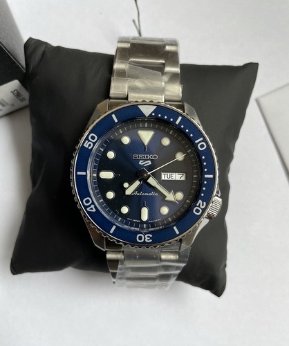 Pre-owned Seiko 5 Automatic Blue Dial Steel Bracelet Men's Watch Srpd51 With Tag