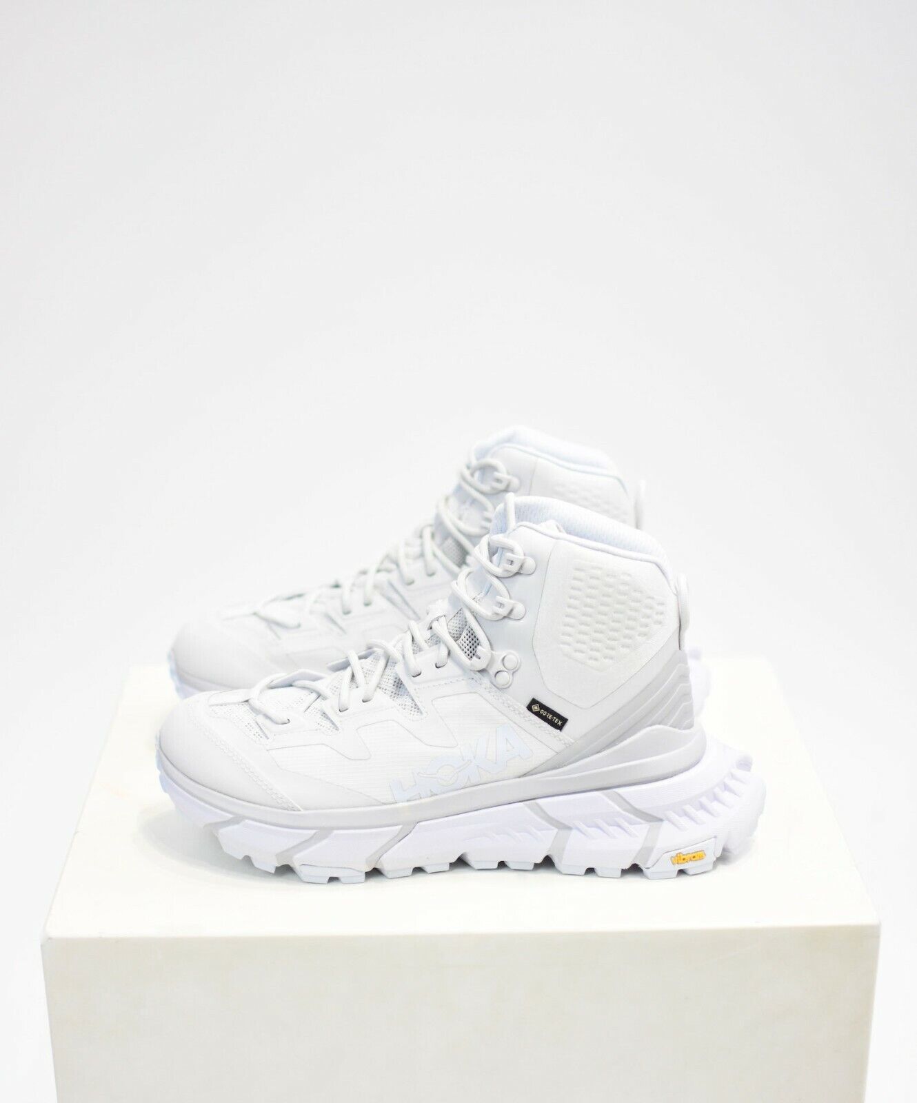 HOKA ONE ONE TENNINE HIKE GTX WHITE NIMBUS CLOUD 1123113 HOKA ONE ONE TENNINE HIKE GTX WHITE NIMBUS CLOUD 1123113