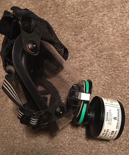 Law Enforcement gas mask full face....in Good Condition...