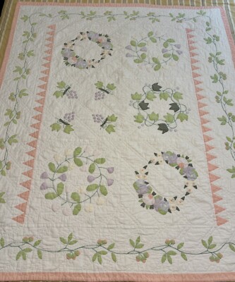 Vintage Hand & Machine Quilted Applique Quilt/Wall Hanging 49 x58  Pastel Flower