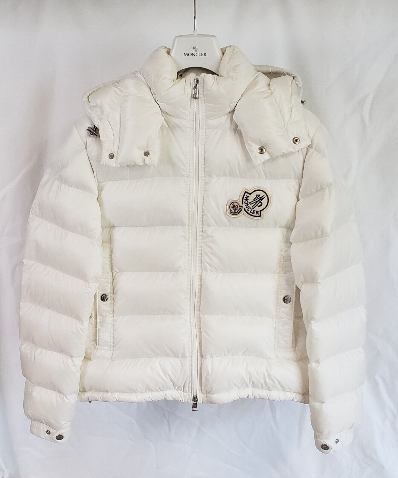 AUTHENTIC MONCLER BRAMANT MENS IVORY (OFF-WHITE) DOWN JACKET SIZE 2 AUTHENTIC MONCLER BRAMANT MENS IVORY (OFF-WHITE) DOWN JACKET SIZE 2