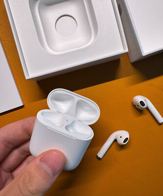 Apple 2nd Generation With MagSafe Wireless Charging Case Bluetooth Earphone