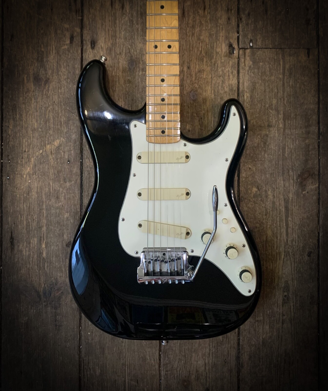 ストラトキャスター　Fender JV期1983年EST83-110エリート FENDER JAPAN (フェンダージャパン) エレキギター EST83-110