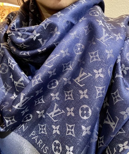 LOUIS VUITTON ダークブルー 　スカーフ LOUIS VUITTON ダークブルー スカーフ LOUIS VUITTON ダーク