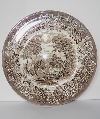 STAFFORDSHIRE 9¾ INCH PLATE MADE BY ENGLISH IRONSTONE TABLEWARE LIMITED ENGLAND
