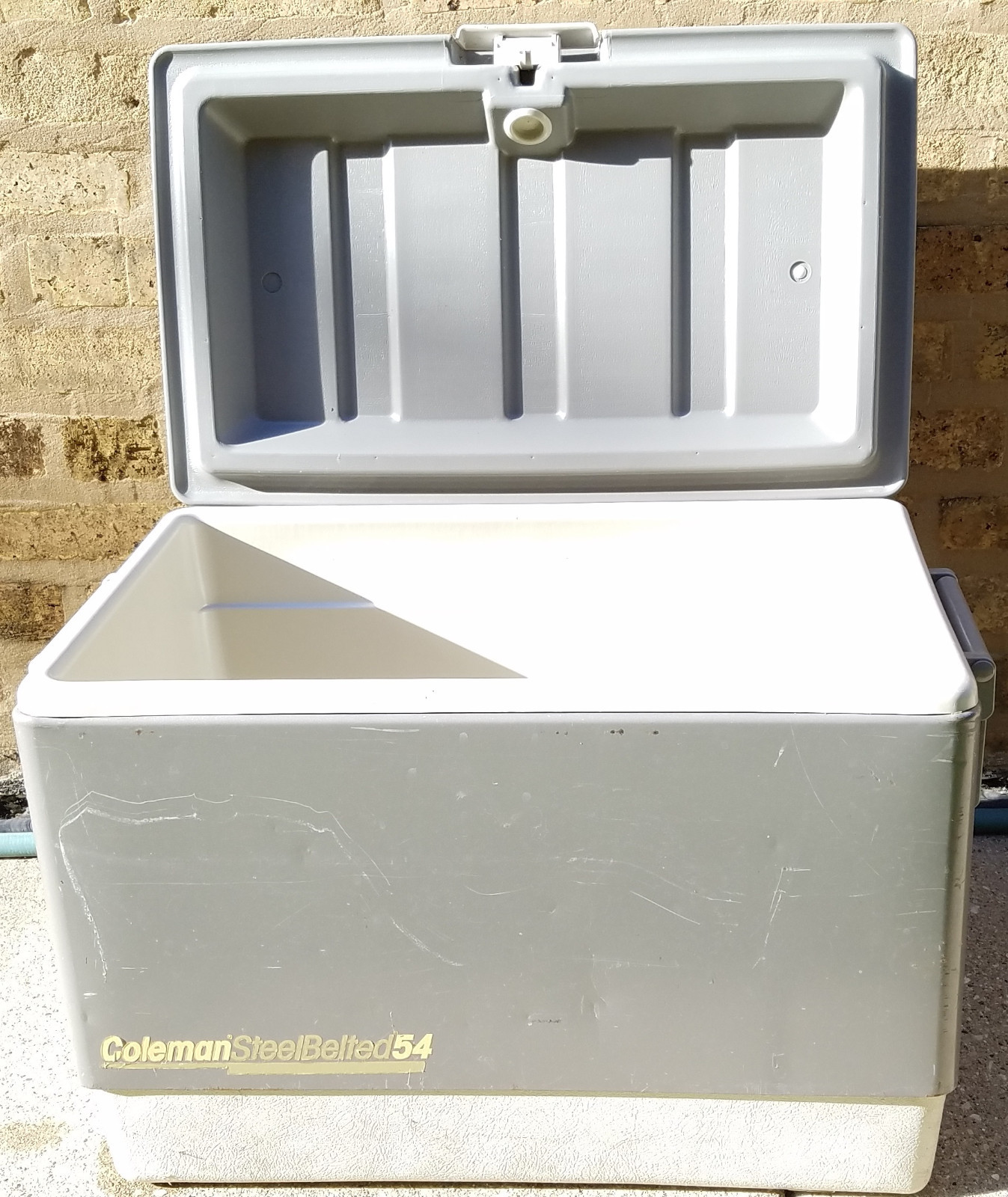 Vintage Coleman Steel Belted 54 Oz White Gray Excellent Vintage Coleman Steel Belted 54 Oz White Gray Excellent