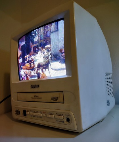Symphonic TVCR9G 9 inch CRT VHS TV Combo White. Working Parts.