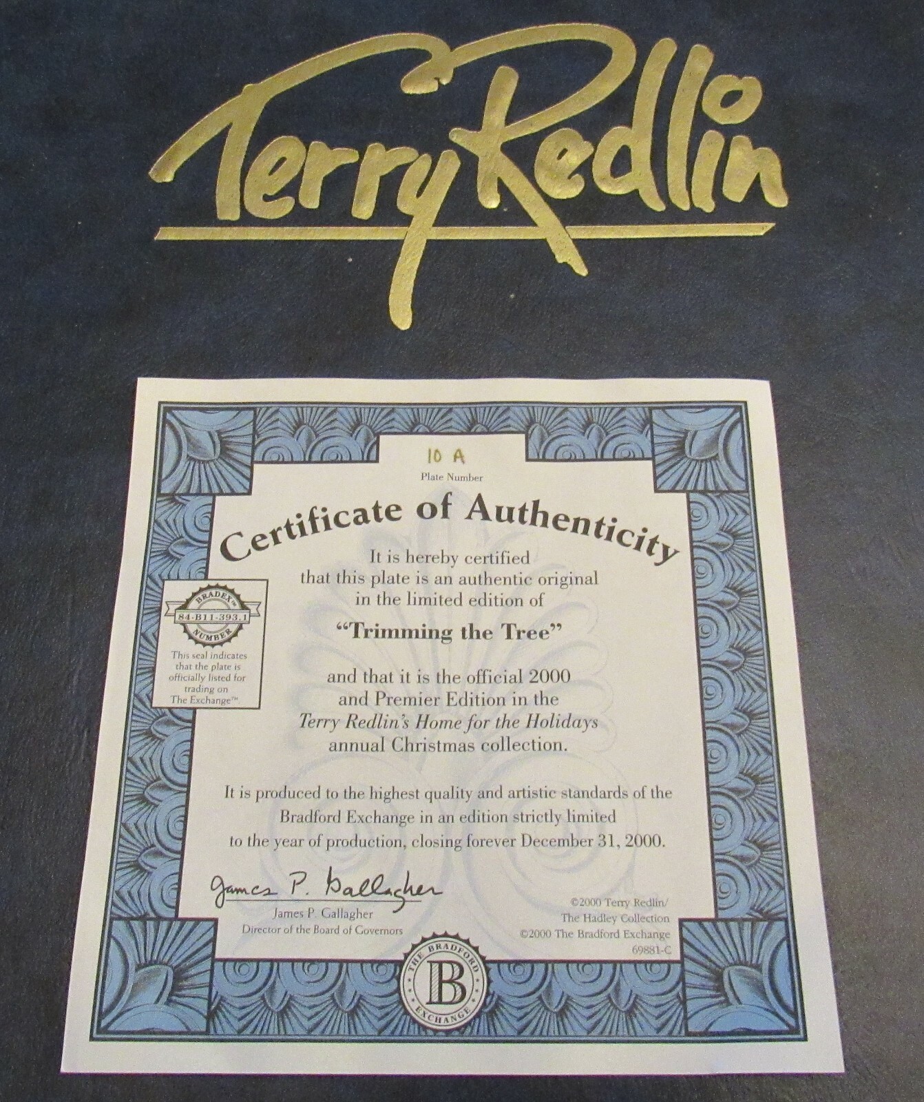 Terry Redlin “Trimming The Tree” Decorative Plate 8 1/4” Limited Ed. New in Box