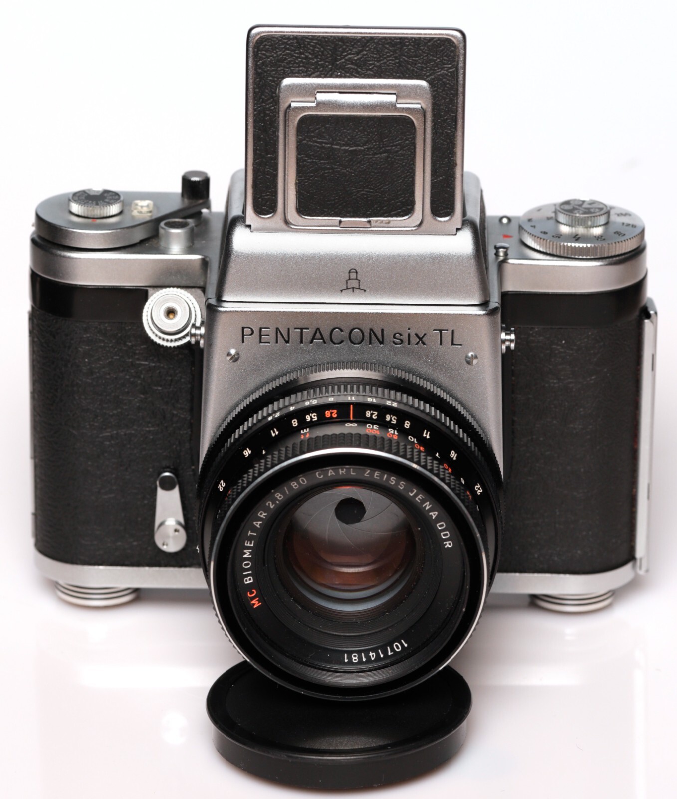 PENTACON six TL 中判カメラ 80mm/F2.8付き Pentacon Six TL Film Camera + MC BIOMETAR 80mm F2.8 MINT