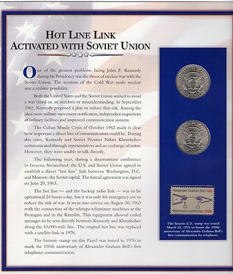 2001 P&D KENNEDY HALF DOLLARS & STAMP SET IN PRESENTATION PAGE, UNITED STATES