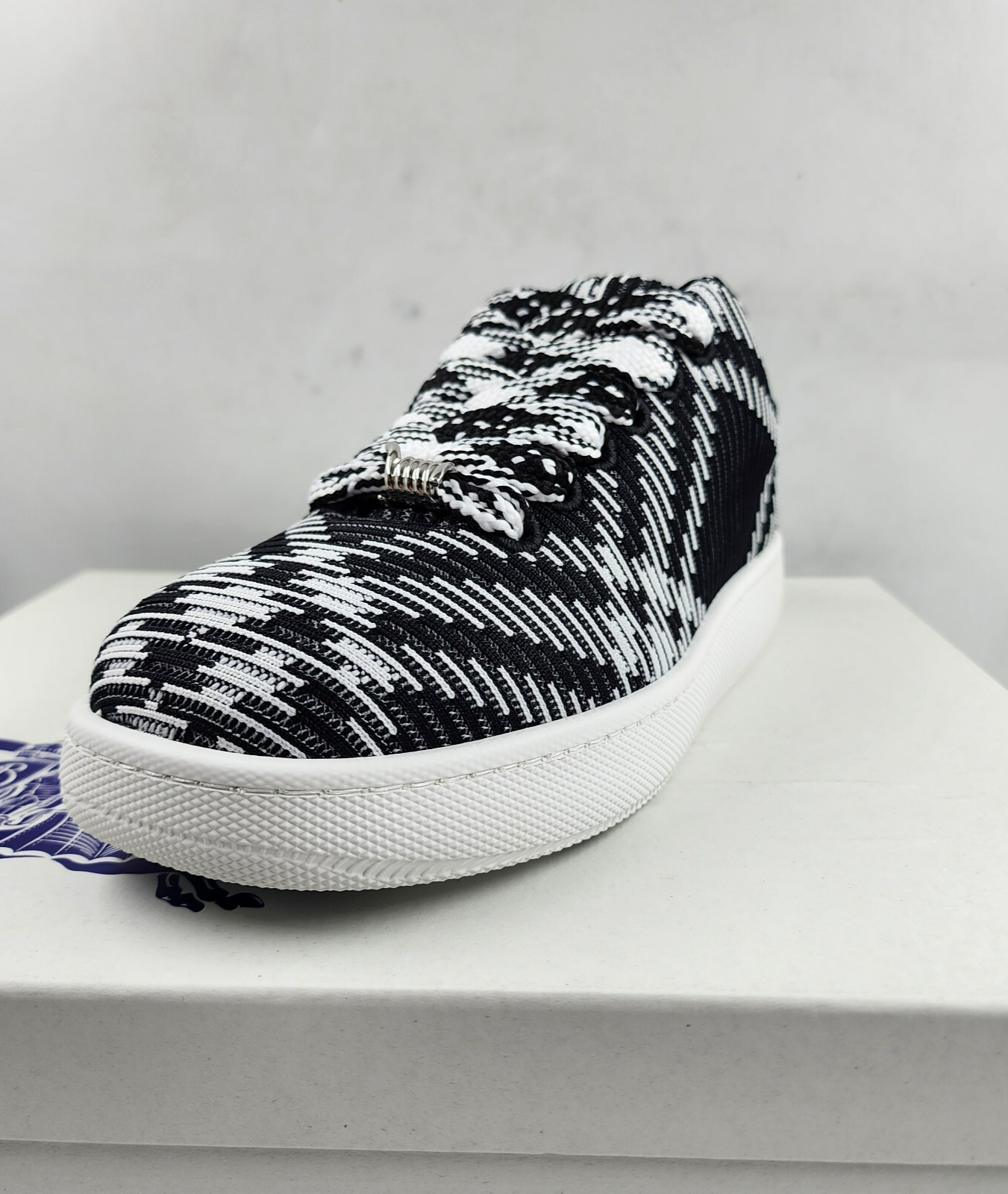 Burberry Check Knit Low Top Sneakers Men's 43/10US Black/White Lace Up Closure - Picture 14 of 17