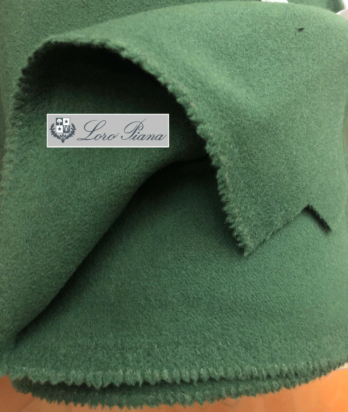 LORO PIANA CASHMERE WOOL FABRIC GREEN COATING, DOUBLE, 700g LORO PIANA CASHMERE WOOL FABRIC GREEN COATING, DOUBLE, 700g