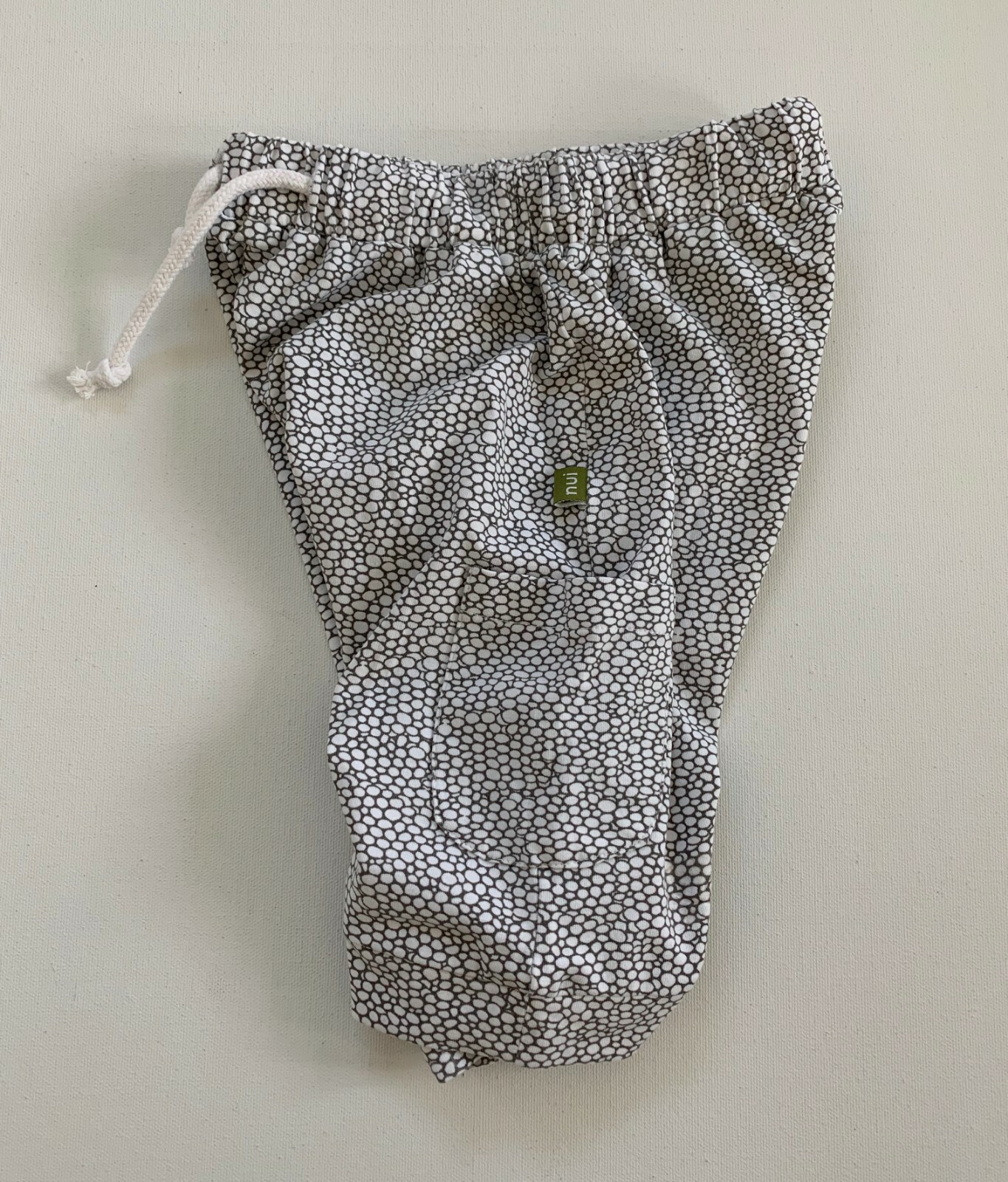 Nui Organics Cotton Eva Drawstring Short in White Bubbles Size 3 (98) - NEW