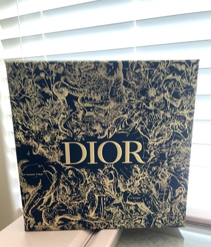 ※ sweet⭐️shops さん専用Dior ネイビー ポロシャツ 箱付き Velvet Lined Embossed Dior Box with small wrap cloth and