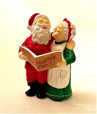 Hallmark Mr. & Mrs. Santa Claus Ornament Singing Christmas Carols 3'' Resin 1989