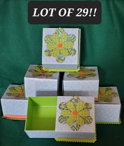 LOT OF 29 HALLMARK  SIGNATURE  COLLECTION  "PRETTY GIFT BOX"