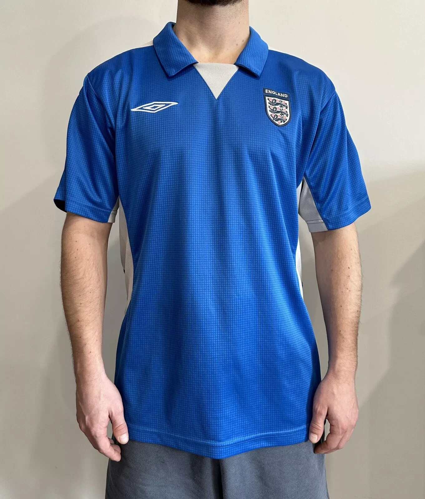 【UMBRO】England National Team wear【00s】 VINTAGE NATIONAL TEAM ENGLAND 2000s TRAINING UMBRO JERSEY