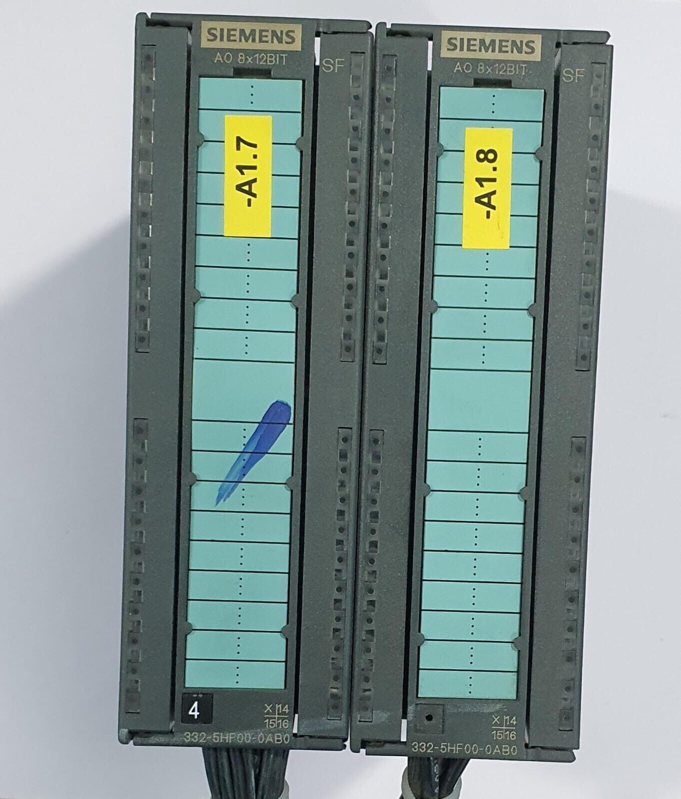2PCS Siemens SIMATIC S7, Analog output SM 332 6ES7 332-5HF00 2PCS Siemens SIMATIC S7, Analog output SM 332 6ES7 332-5HF00