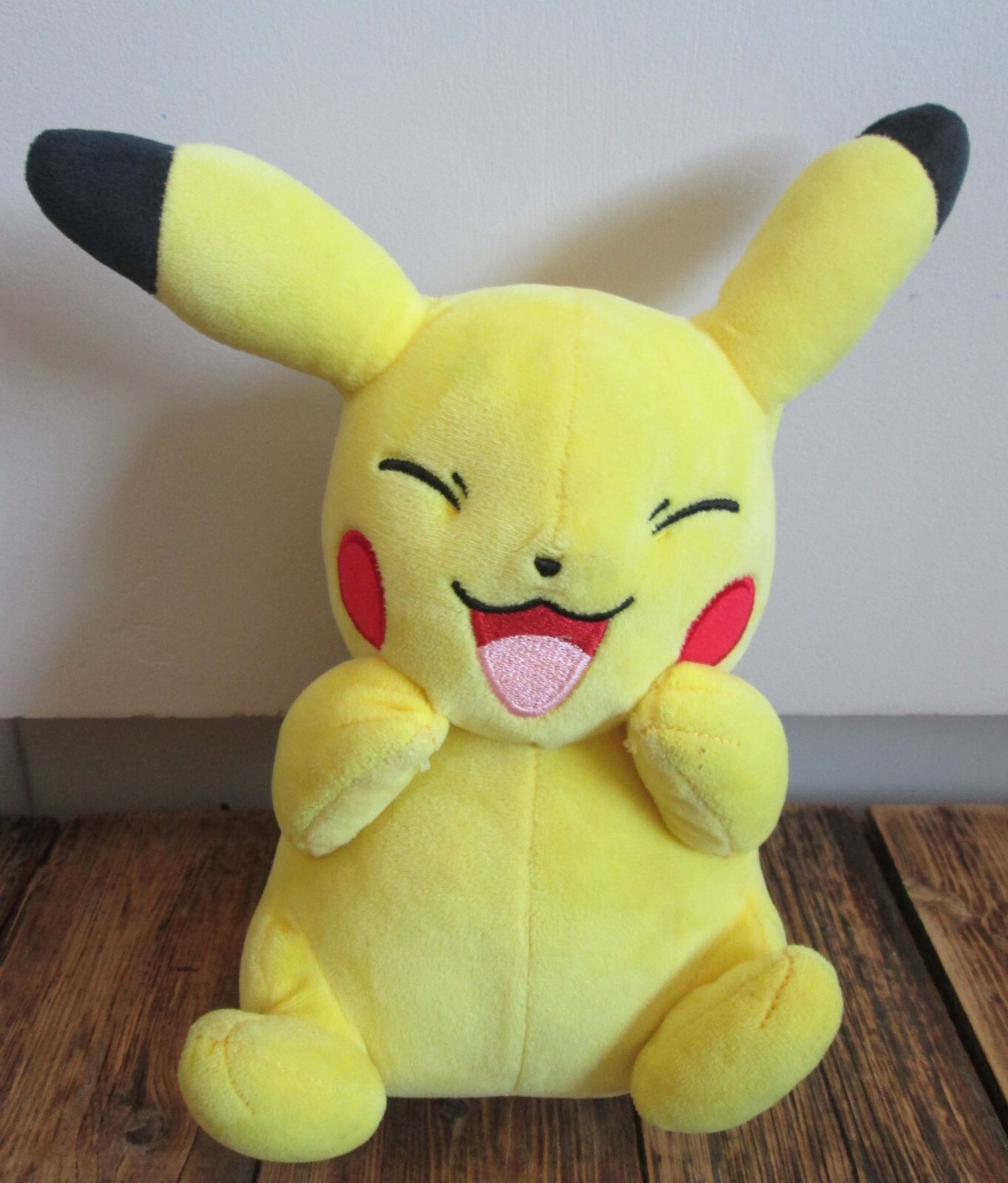 Pokemon Laughing Pikachu Eyes Closed Happy 8