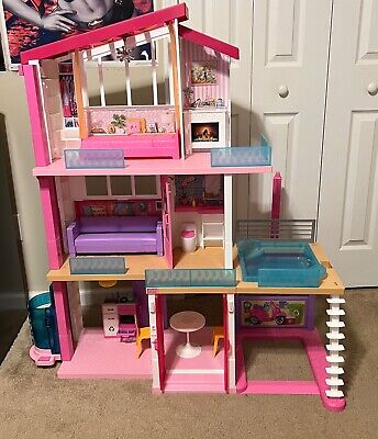 PRE-OWNED 2018 Barbie Dreamhouse With 3 FREE dolls and FREE Chelsea Camper
