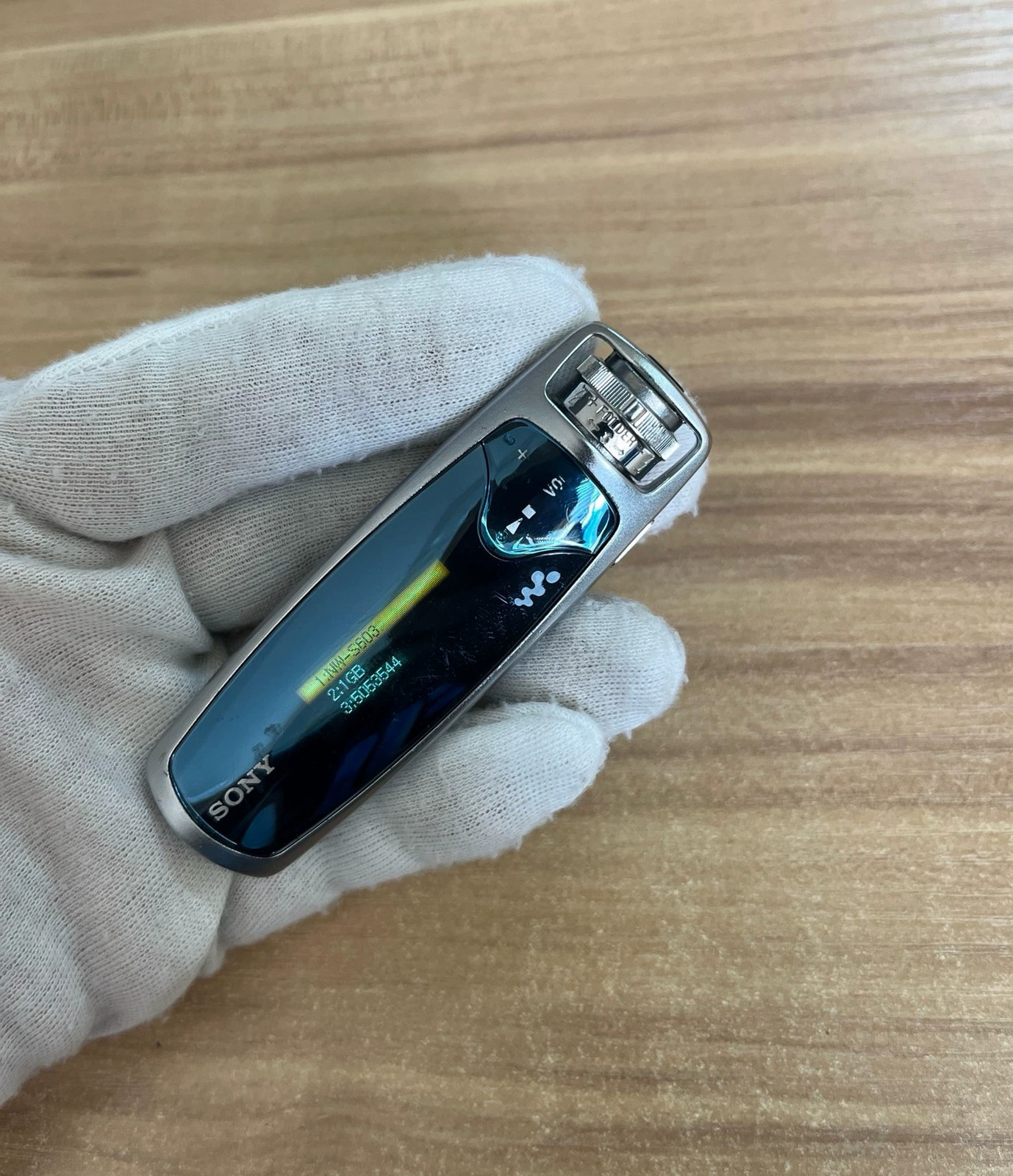 ポータブルプレーヤー SONY Walkman NW-S603 Sony NW-S603 Walkman 1GB MP3 Player - Used, Tested & Working