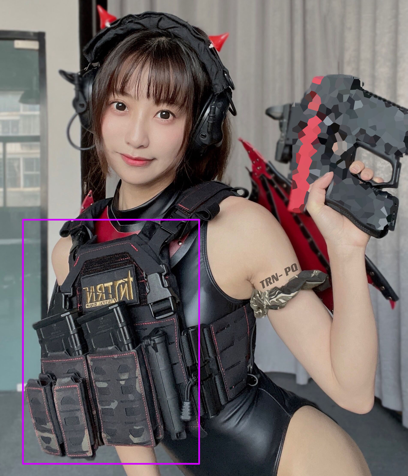 【新品未使用タグ付き】CITYSHOP KIRAKIRA VEST 新品未使用タグ付き】CITYSHOP KIRAKIRA VEST