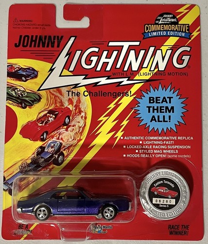 Johnny Lightning 1/64 The Challengers Purple Custom Olds