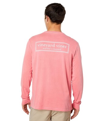 

Мужские рубашки и топы Vineyard Vines Футболка с длинными рукавами и карманами в коробке с логотипом