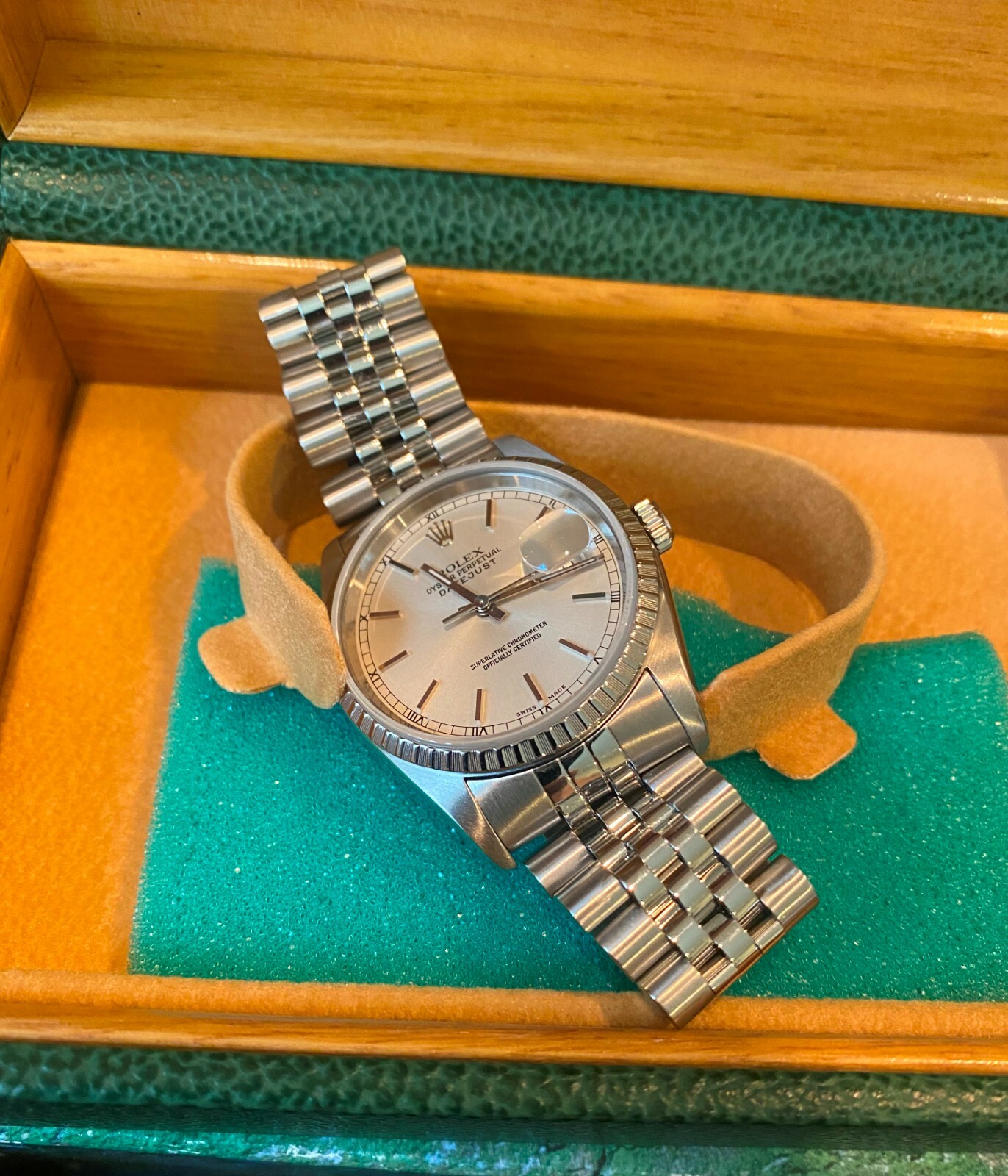 ROLEX 16220 Stainless Steel Datejust 36MM Oyster Perpetual ROLEX 16220 Stainless Steel Datejust 36MM Oyster Perpetual