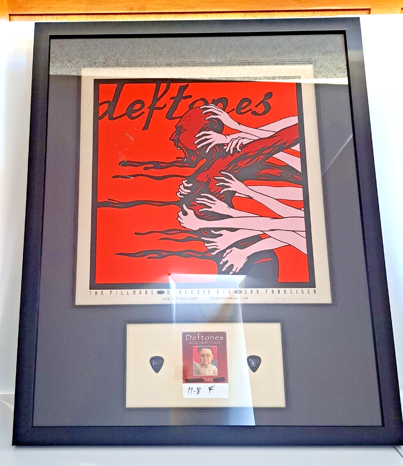 DEFTONES 2006 TOUR SIGNED POSTER BACKSTAGE PASS GUITAR PICK