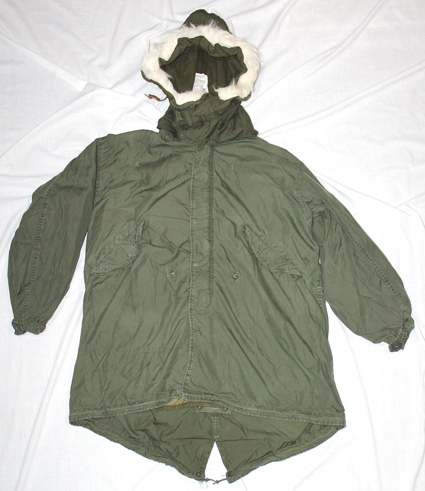 ORIGINAL MILITARY EXTREME COLD WEATHER FISHTAIL PARKA WITH ORIGINAL MILITARY EXTREME COLD WEATHER FISHTAIL PARKA WITH