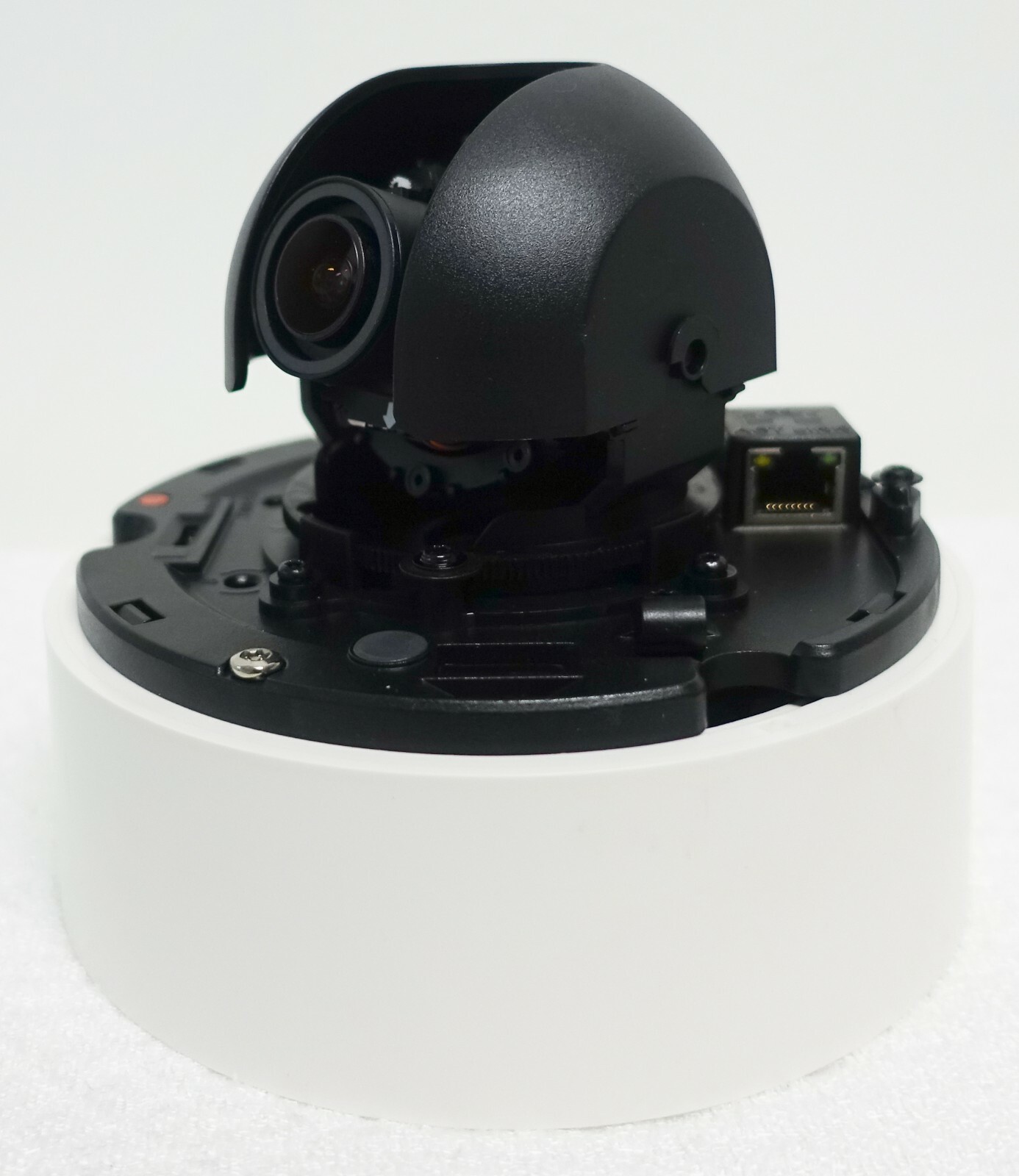 Pelco Sarix IMP Series IMPS110-1S Security Camera w Mount Mini Domes Indoor POE