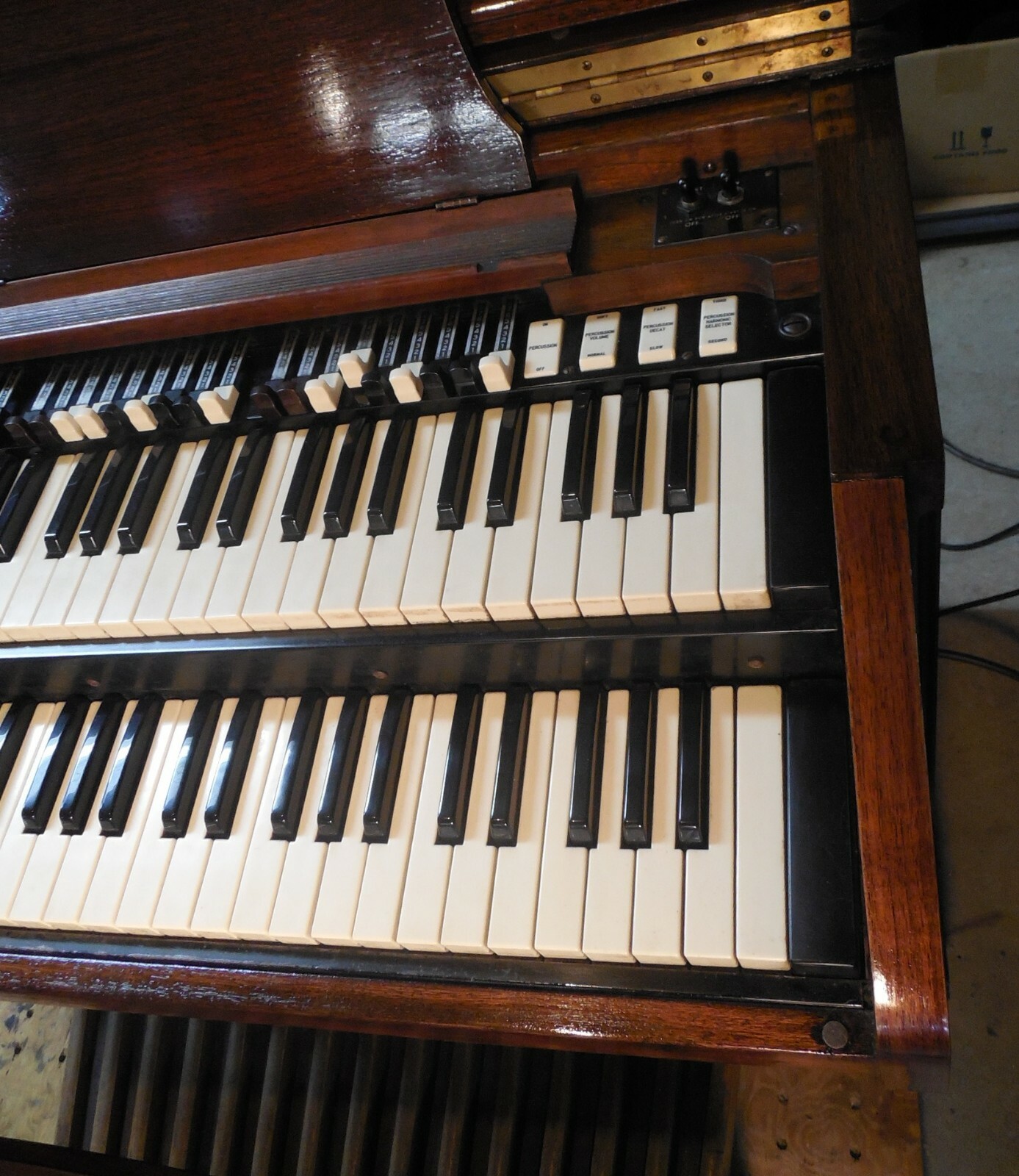C3 Hammond Organ, Bench, Pedalboard, & 145/147 Leslie Speaker b3