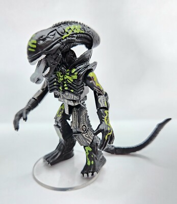 Aliens Minimates Battle Damaged Attacking Alien Xenomorph Warrior 2'' Mini Figure