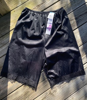 Vanity Fair Womens Underglow Panties Never Worn 24 Medium