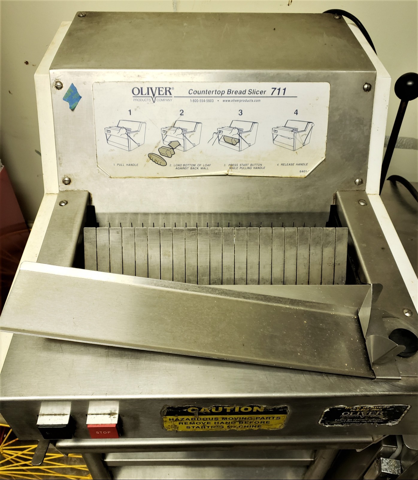 Oliver Countertop Bread Slicer 711