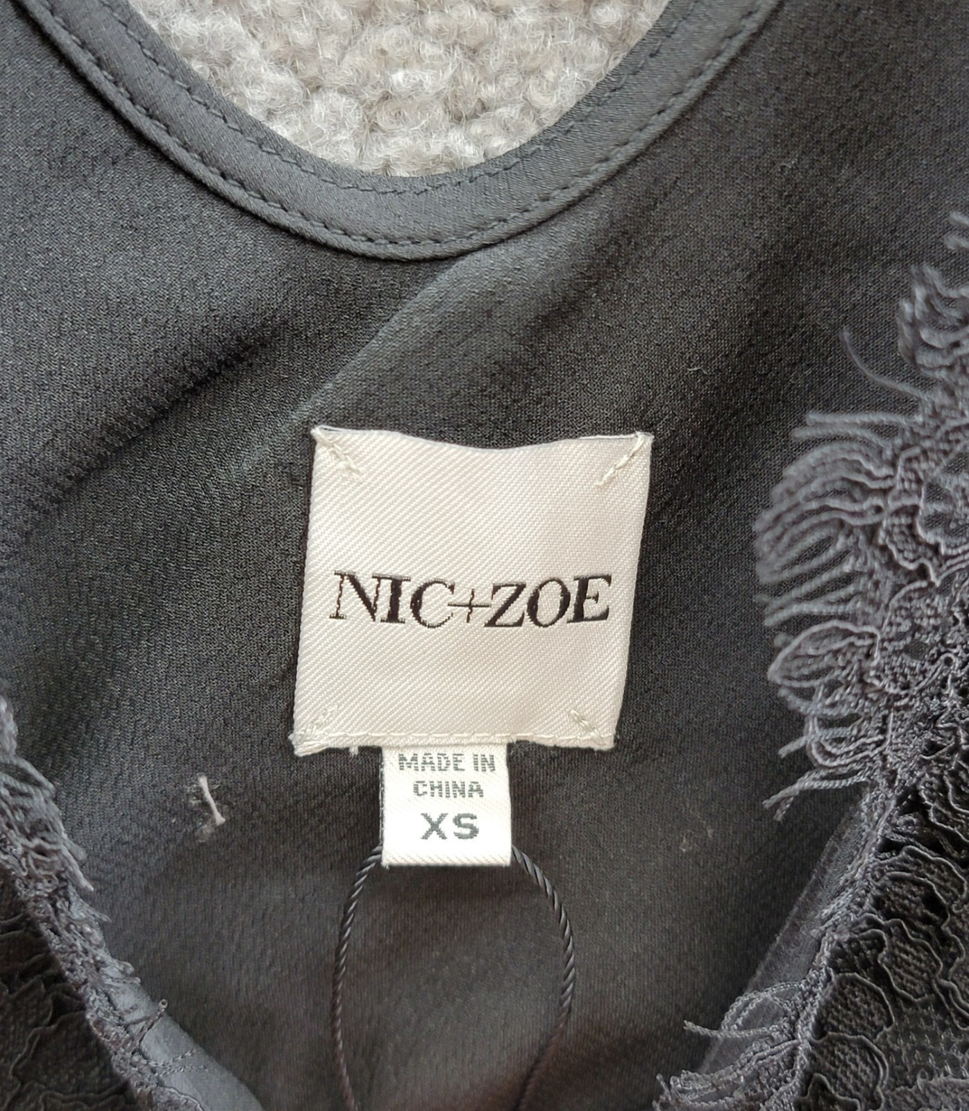 Nic+Zoe Lace Trim Cami Tank Top Women's XS Black V-Neck Sleeveless Pullover - Picture 9 of 15