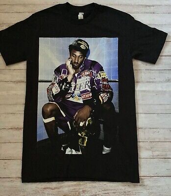 NEW- KOBE BRYANT- CHAMPIONSHIP PHOTO - T-SHIRT