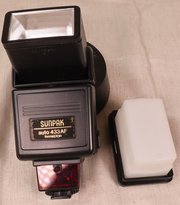 Sunpak Auto 433 AF THYRISTOR Flash for Canon