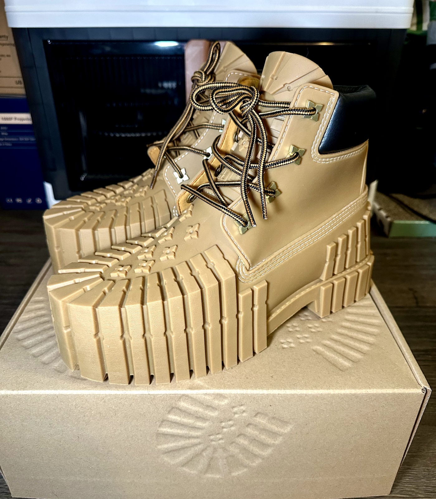 希少 MSCHF 2x4 boot 43サイズ 希少 MSCHF 2x4 boot 43サイズ 2x4 – MSCHF