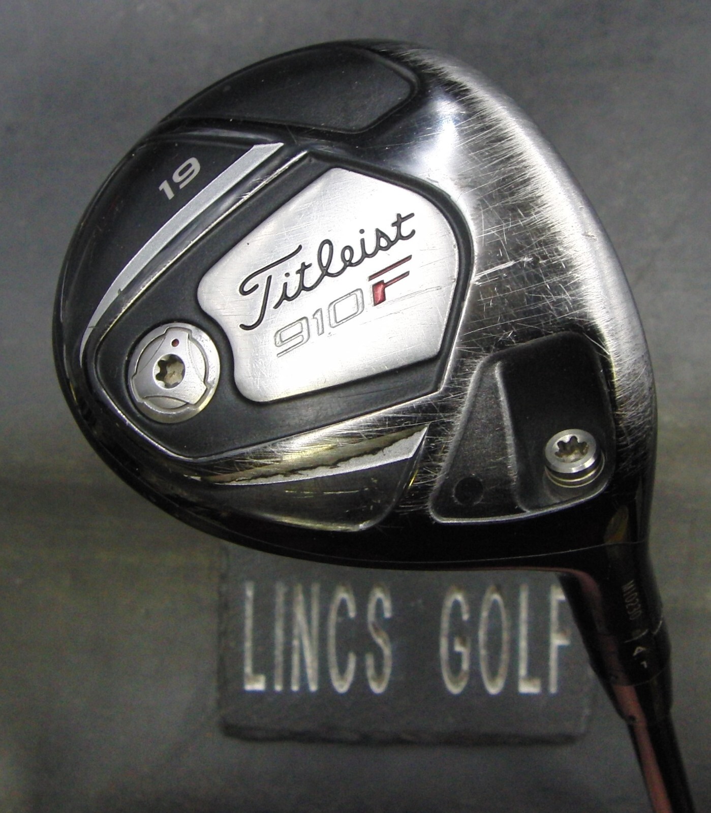 Titleist 910F 15° 3 Wood Regular (Optional) Graphite Shaft Majek Grip Titleist 910F 15° 3 Wood Regular (Optional) Graphite Shaft Majek Grip