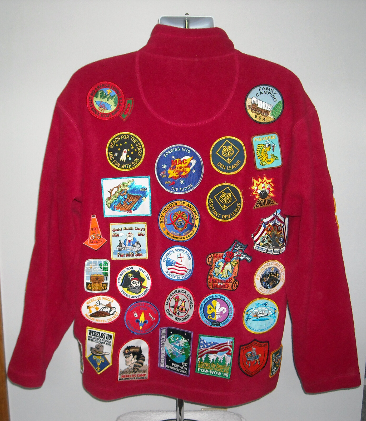 Boy Scout Fleece Jacket 46 Patches Adult Medium Red half zip Boy Scout Fleece Jacket 46 Patches Adult Medium Red half zip
