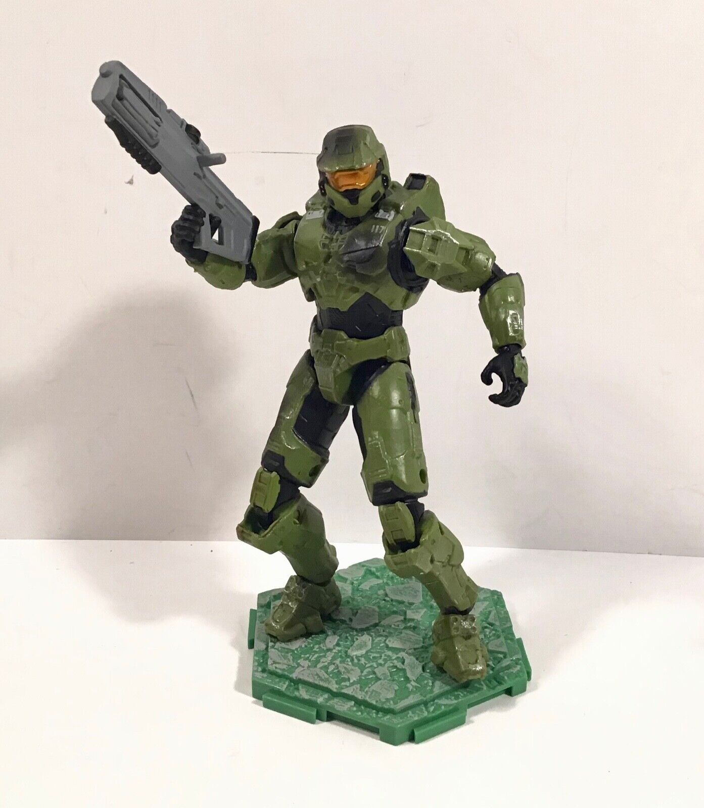 World of Halo Master Chief battle damaged loose figure 1:18 World of Halo Master Chief battle damaged loose figure 1:18