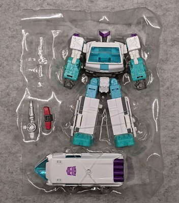 Transformers Generations Select Shattered Glass Ratchet