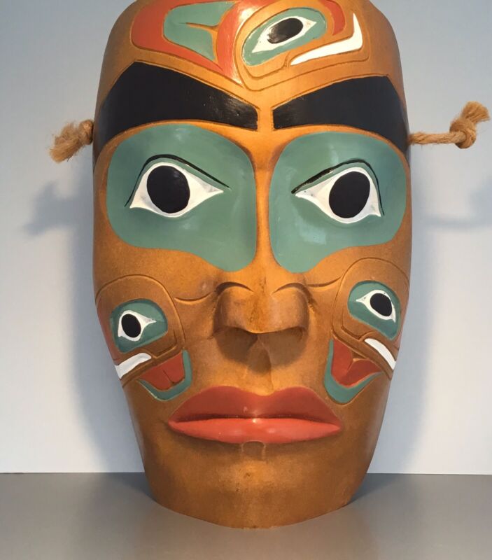 CONTEMPRORARY CANADIAN NATIVE INDIAN  PAINTED MASK NWT - REPLICA